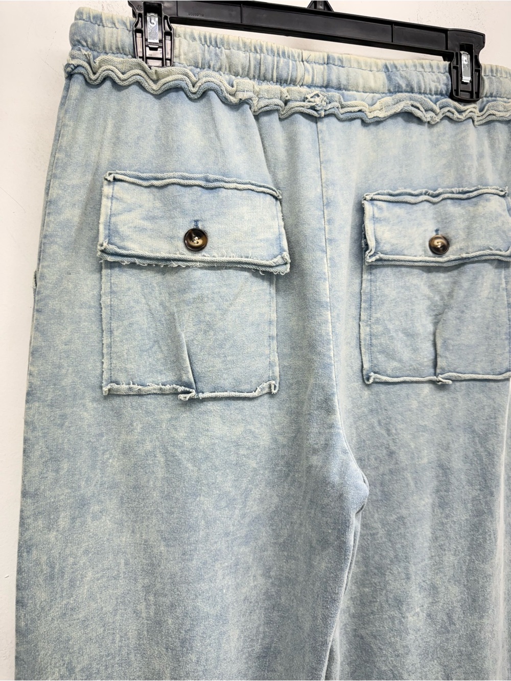 Sage & Fig size Small Women’s Blue Mineral Wash Flare Wide Leg Crop Pants - Picture 7 of 10